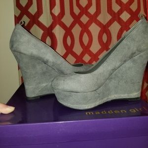 Madden Girl Wedges